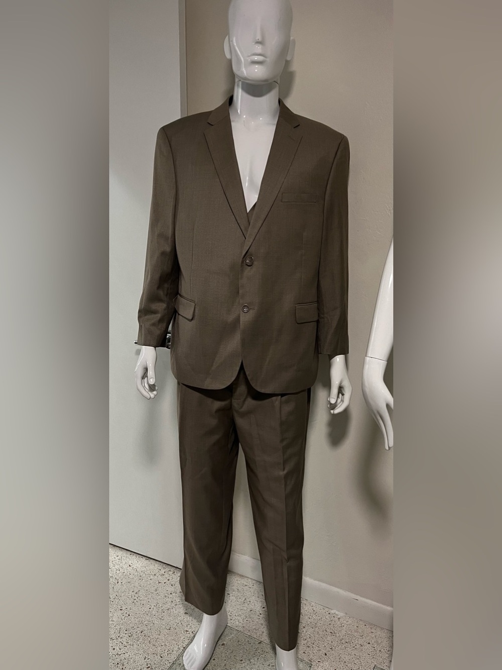 Caravelli 3 piece suit